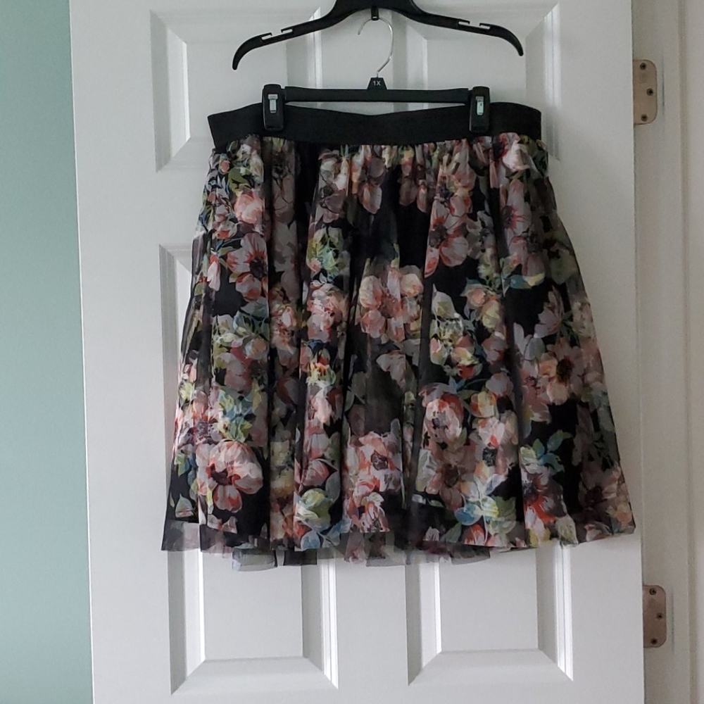Floral print tulle skirt